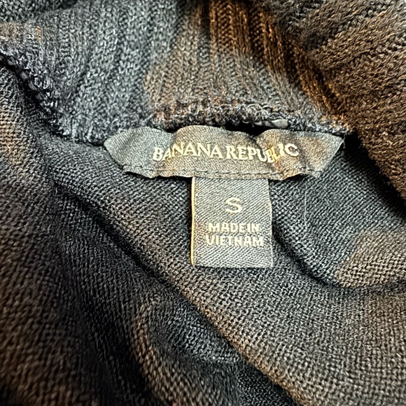 Banana Republic Ribbed Merino Mock Neck Tank in Black Size Small - Picture 6 of 7